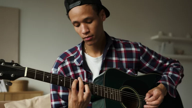 Cours de guitare pour adolescents