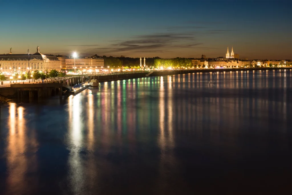 photo de Bordeaux de nuit