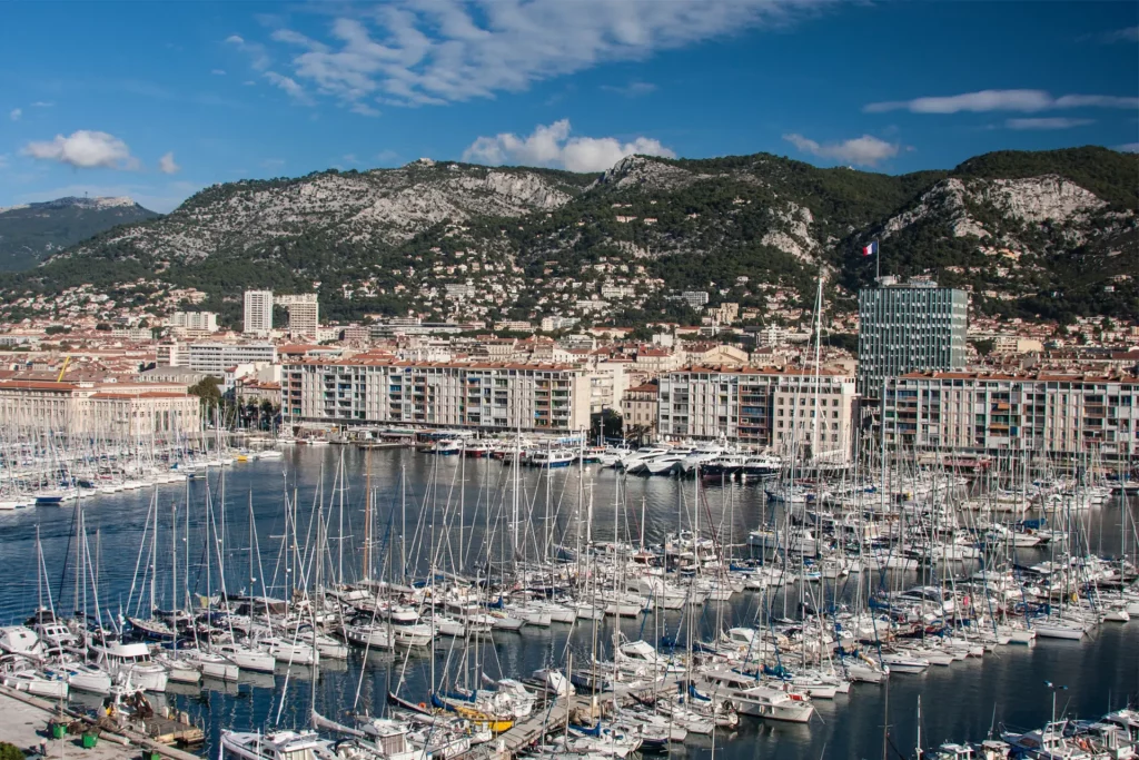 photo de la ville portuaire de Toulon