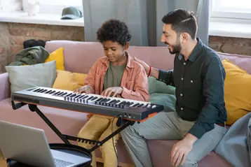 Cours piano débutant enfants