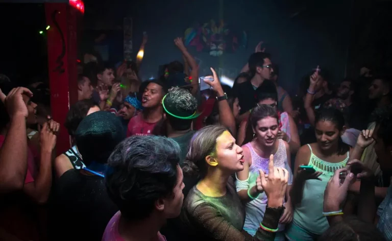 Chansons en espagnol connues pour faire la fête